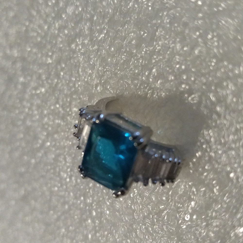 Ladies ring